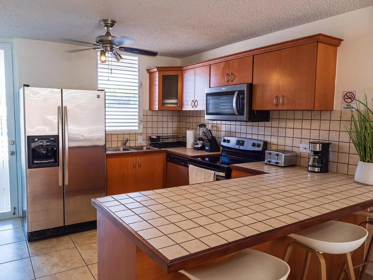 Spacious Condo With Pool 7 Minutes From The Beach 카보조로